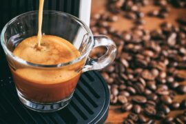 Scopri Miscela Caffè Arabica: in ogni chicco di caffè c'è una storia di terre lontane e sapori unici, un vero viaggio sensoriale